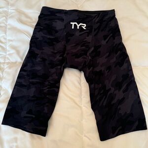 TYR Men’s Venzo Size 23